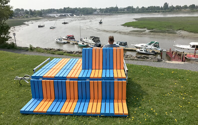 L'oeuvre nomade « Va-et-vient » de José Luis Torres installée devant la marina de Montmagny